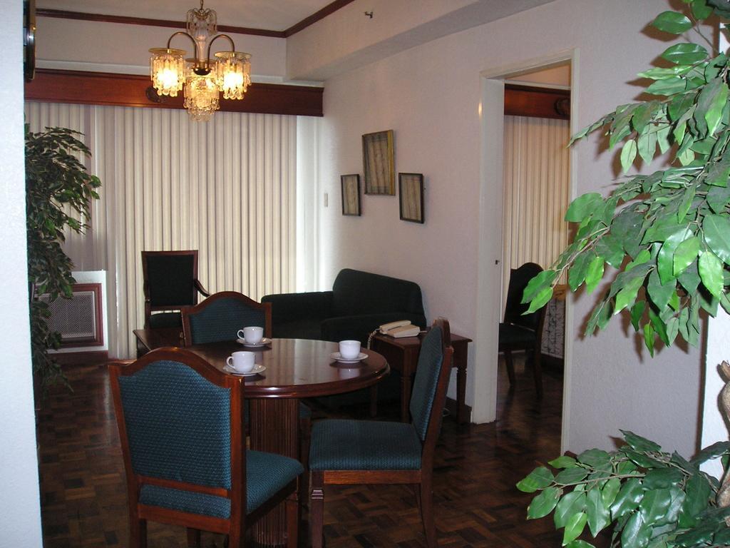 Citadel Inn Makati San Pedro Makati Quarto foto